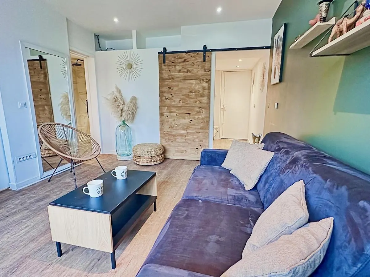 Modern Apartment & Parking فيليوربان فرنسا
